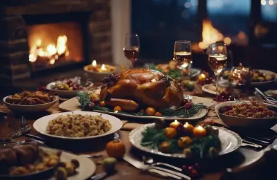 Repas de fête équilibré : dinde, salade, et fruits. Équilibre nutritionnel pour les fêtes.